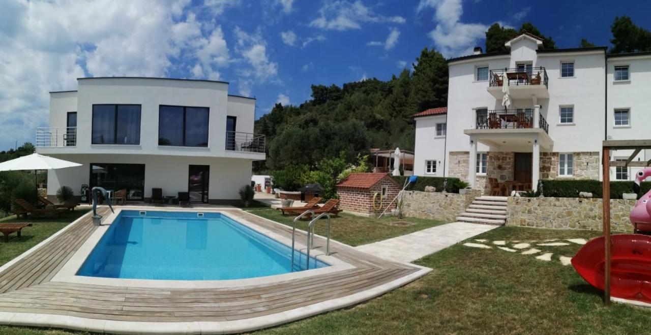 Villa Joy 4Ever Banjol Exteriör bild